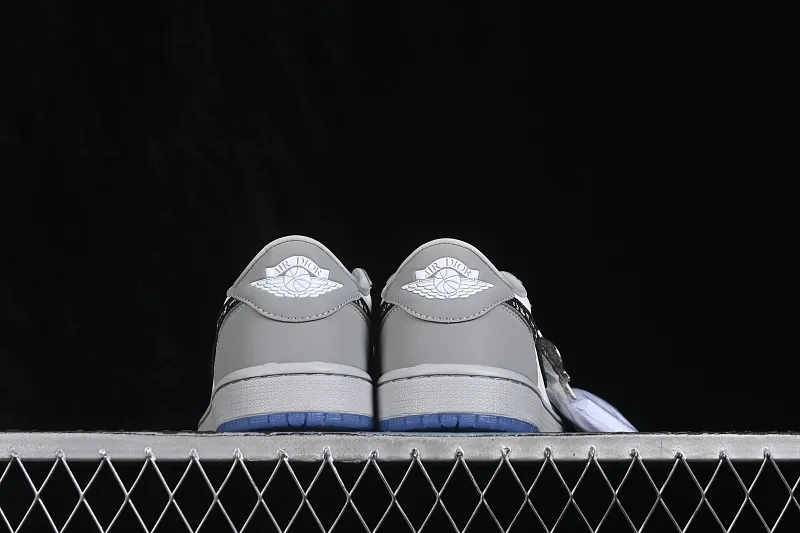 All categories Air Jordan Jordan series basketball shoes Air Jordan 1 Low Dior x Air Jordan 1 Low AJ1 Joe 1 Dior joint white gray low top CN8608-002